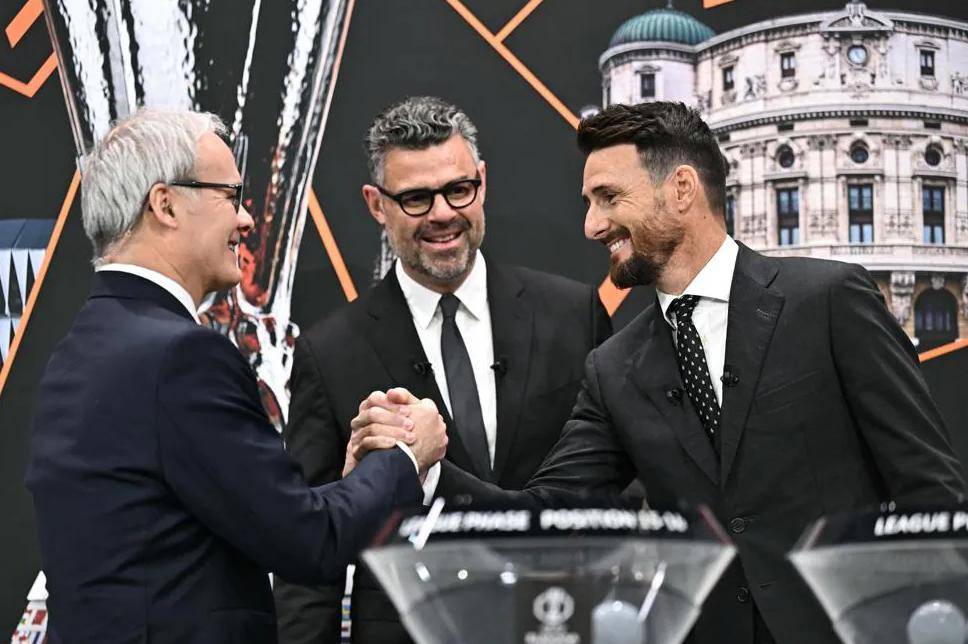 开云体育在线-国际比赛日波尔图手感冰凉:欧联节点到来,更衣室稳定,团队化学反应显著-开云体育在线